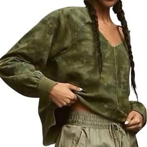 Pilcro women’s L Camo Sweater Anthropologie
